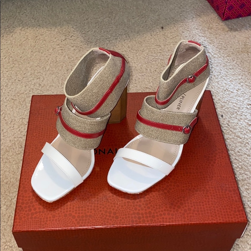 Donald/Pliner heel